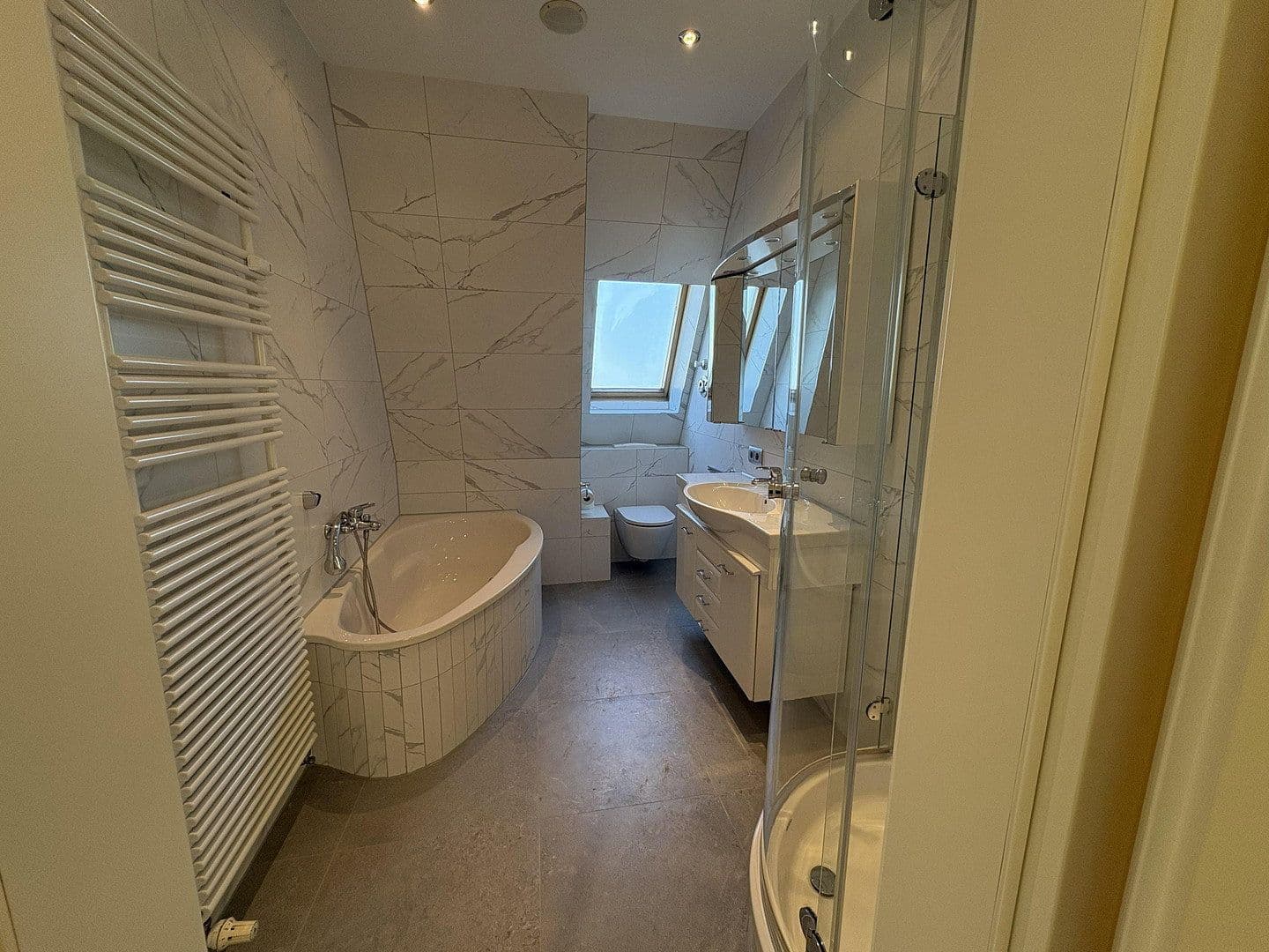 Pronájem bytu 2+1 70 m², Wendenschloßstraße 283, Berlin, Berlín Pronájem bytu 2+1 70 m², Wendenschloßstraße 283, Berlin, Berlín