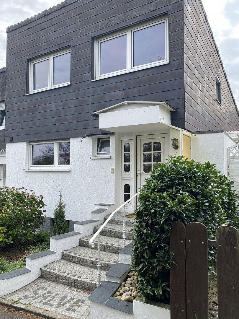 Prodej domu 122 m², pozemek 319 m², Untereisesheim, Bádensko-Württembersko Prodej domu 122 m², pozemek 319 m², Untereisesheim, Bádensko-Württembersko