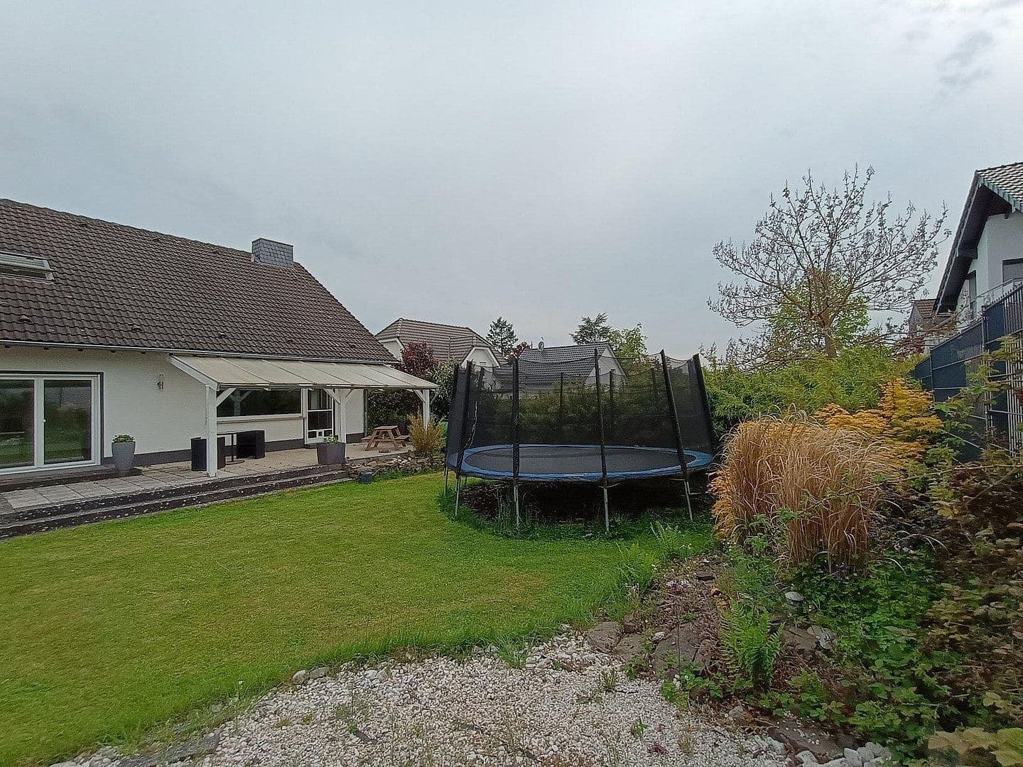 Prodej domu 155 m², pozemek 582 m², Berg, Porýní-Falc Prodej domu 155 m², pozemek 582 m², Berg, Porýní-Falc