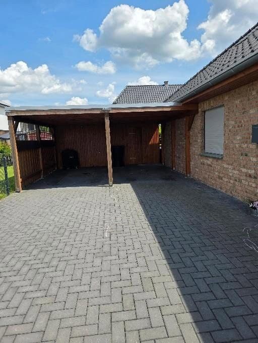 Pronájem domu 150 m², pozemek 628 m², Buchenweg 15, Seggebruch, Dolní Sasko Pronájem domu 150 m², pozemek 628 m², Buchenweg 15, Seggebruch, Dolní Sasko