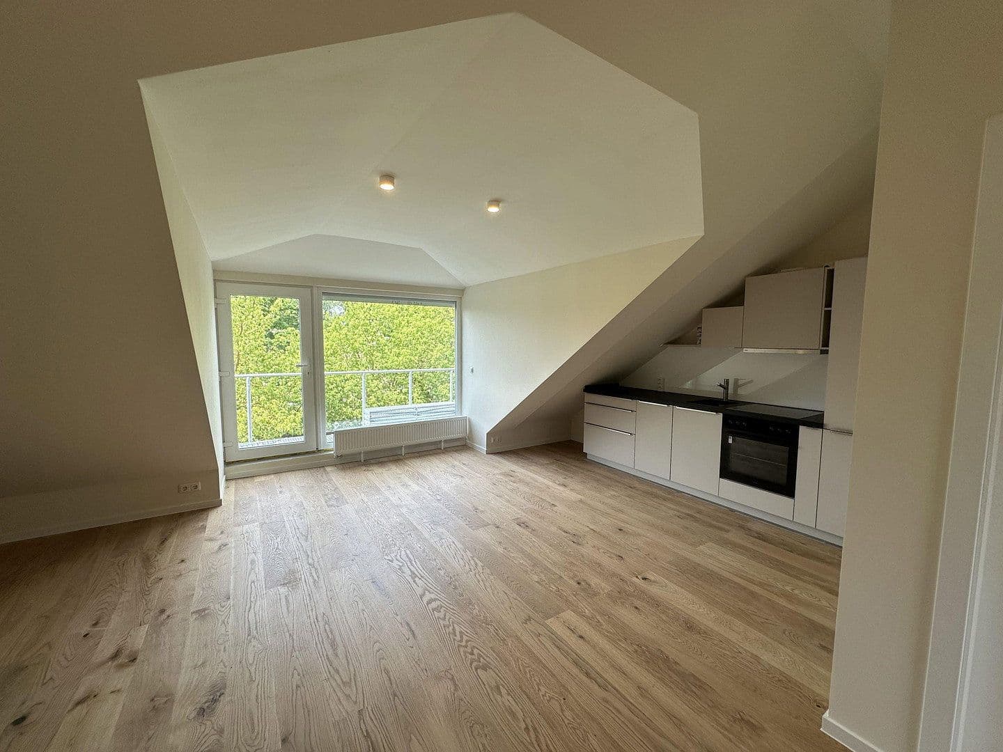 Prodej bytu 2+1 50 m², Mahlsdorferstr. 97, Berlin, Berlín Prodej bytu 2+1 50 m², Mahlsdorferstr. 97, Berlin, Berlín