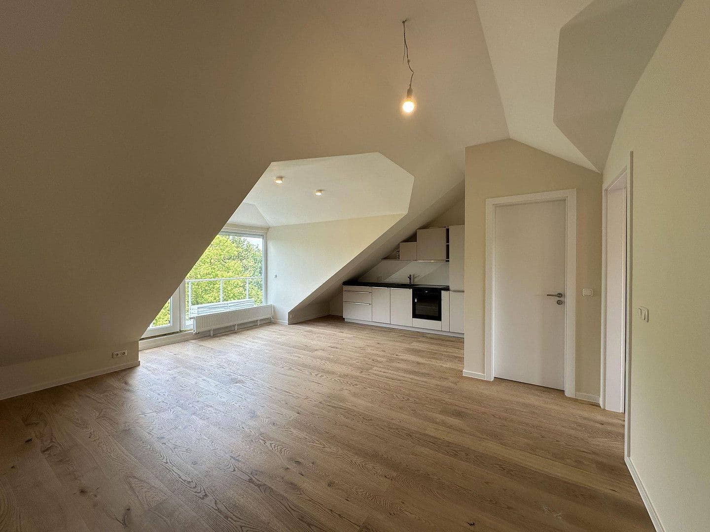 Prodej bytu 2+1 50 m², Mahlsdorferstr. 97, Berlin, Berlín Prodej bytu 2+1 50 m², Mahlsdorferstr. 97, Berlin, Berlín