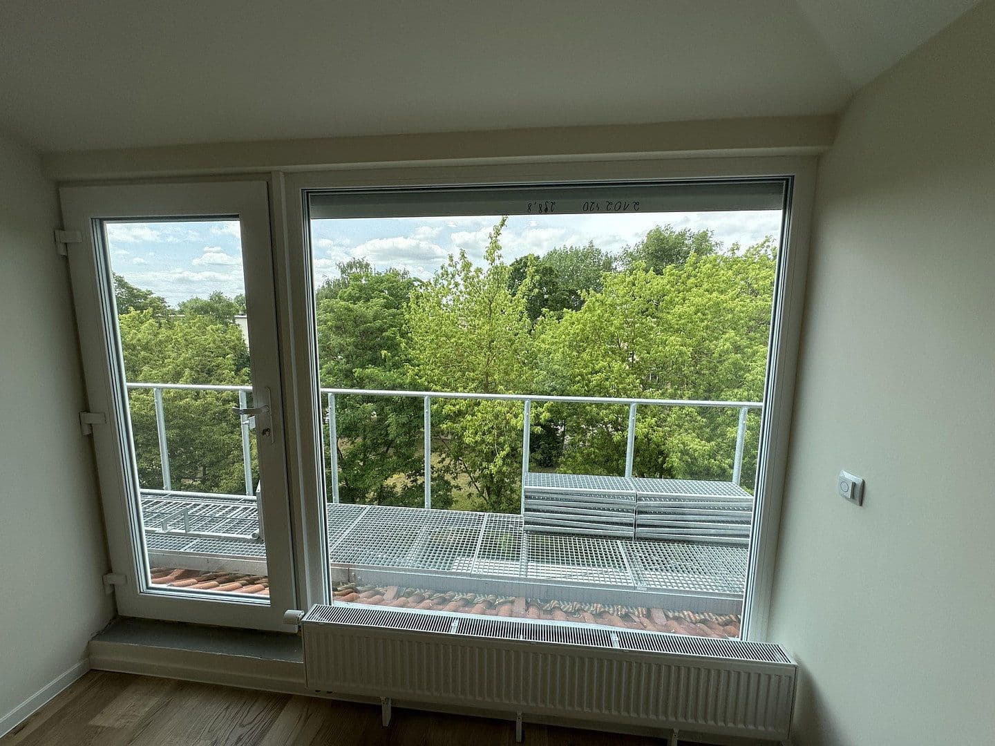 Prodej bytu 2+1 50 m², Mahlsdorferstr. 97, Berlin, Berlín Prodej bytu 2+1 50 m², Mahlsdorferstr. 97, Berlin, Berlín