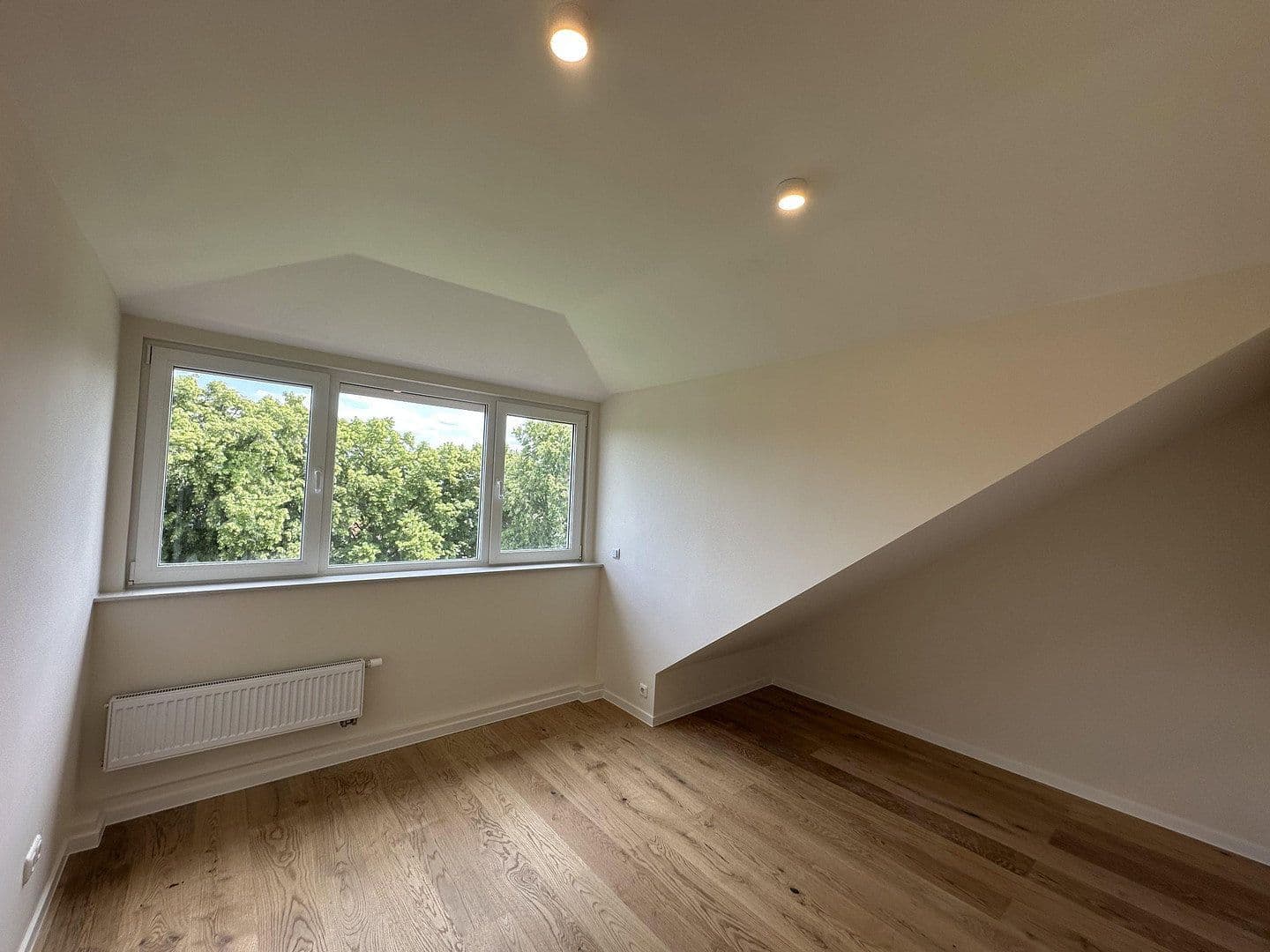 Prodej bytu 2+1 50 m², Mahlsdorferstr. 97, Berlin, Berlín Prodej bytu 2+1 50 m², Mahlsdorferstr. 97, Berlin, Berlín