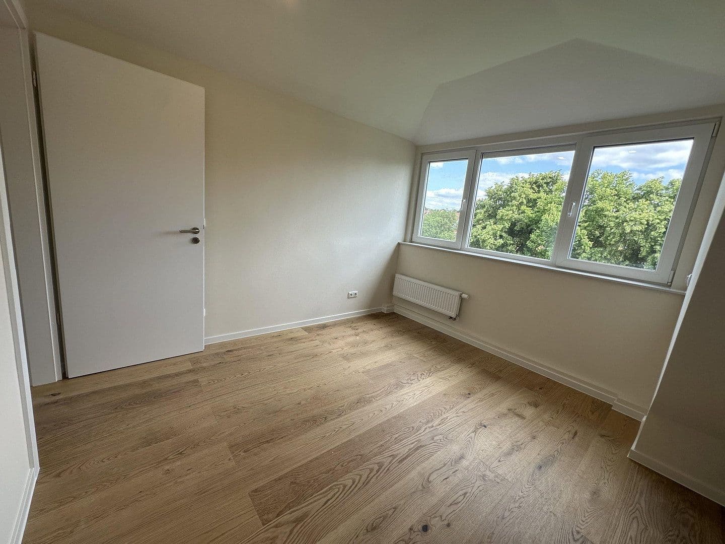 Prodej bytu 2+1 50 m², Mahlsdorferstr. 97, Berlin, Berlín Prodej bytu 2+1 50 m², Mahlsdorferstr. 97, Berlin, Berlín