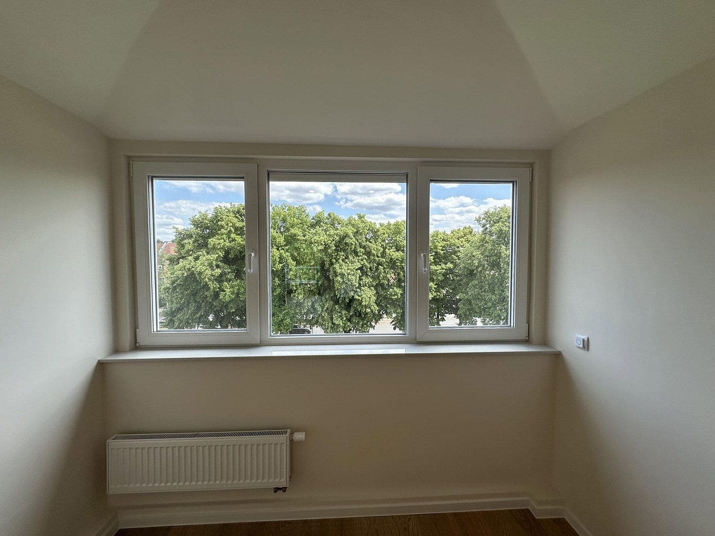 Prodej bytu 2+1 50 m², Mahlsdorferstr. 97, Berlin, Berlín Prodej bytu 2+1 50 m², Mahlsdorferstr. 97, Berlin, Berlín