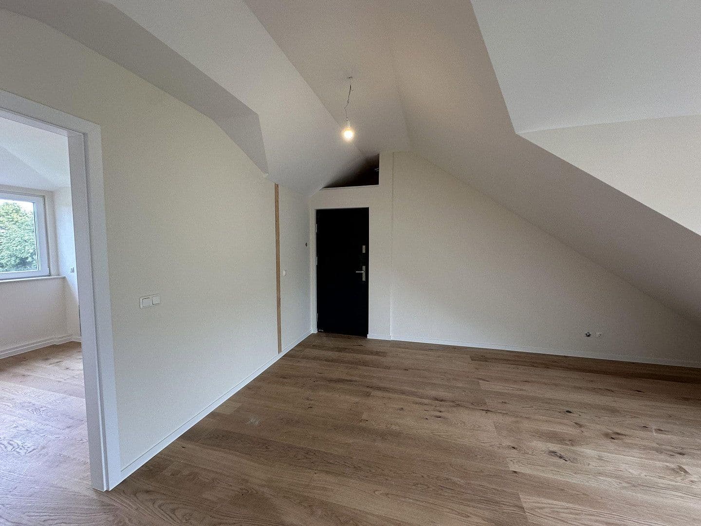 Prodej bytu 2+1 50 m², Mahlsdorferstr. 97, Berlin, Berlín Prodej bytu 2+1 50 m², Mahlsdorferstr. 97, Berlin, Berlín