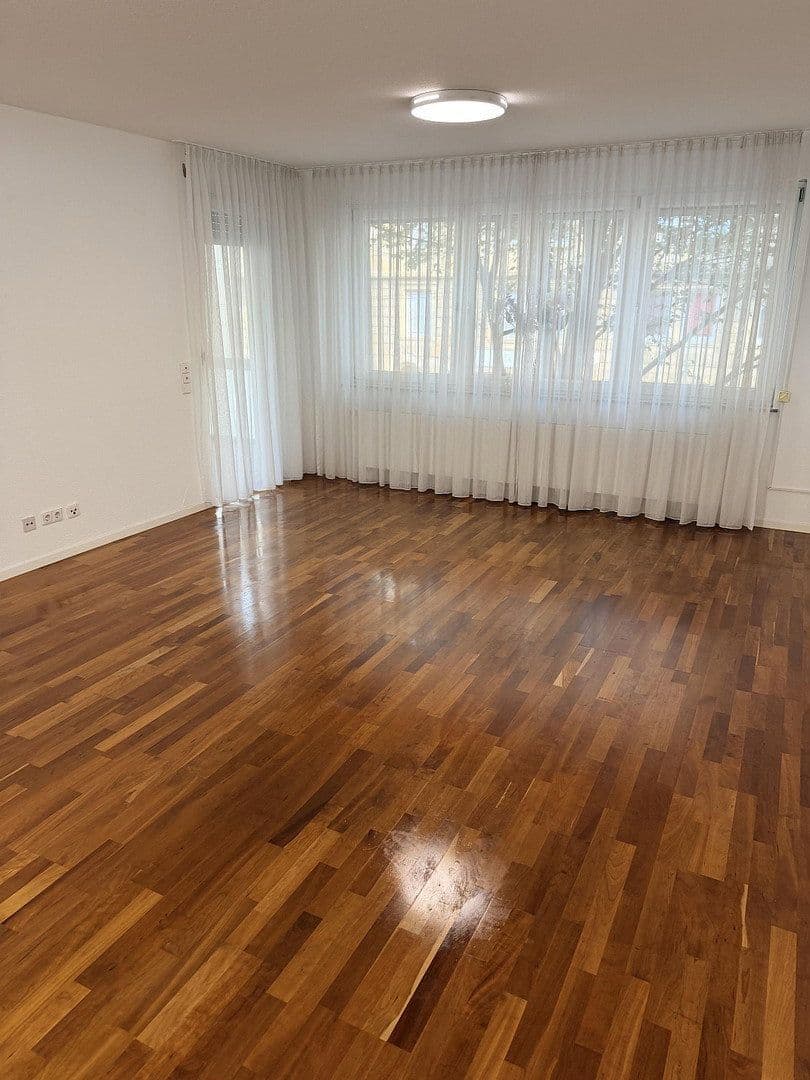 Pronájem bytu 2+1 63 m², Bebelstraße 78, Stuttgart, Bádensko-Württembersko Pronájem bytu 2+1 63 m², Bebelstraße 78, Stuttgart, Bádensko-Württembersko