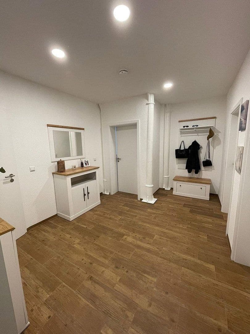 Pronájem bytu 3+1 92 m², Zwickauer Str. 481, Chemnitz, Sasko Pronájem bytu 3+1 92 m², Zwickauer Str. 481, Chemnitz, Sasko
