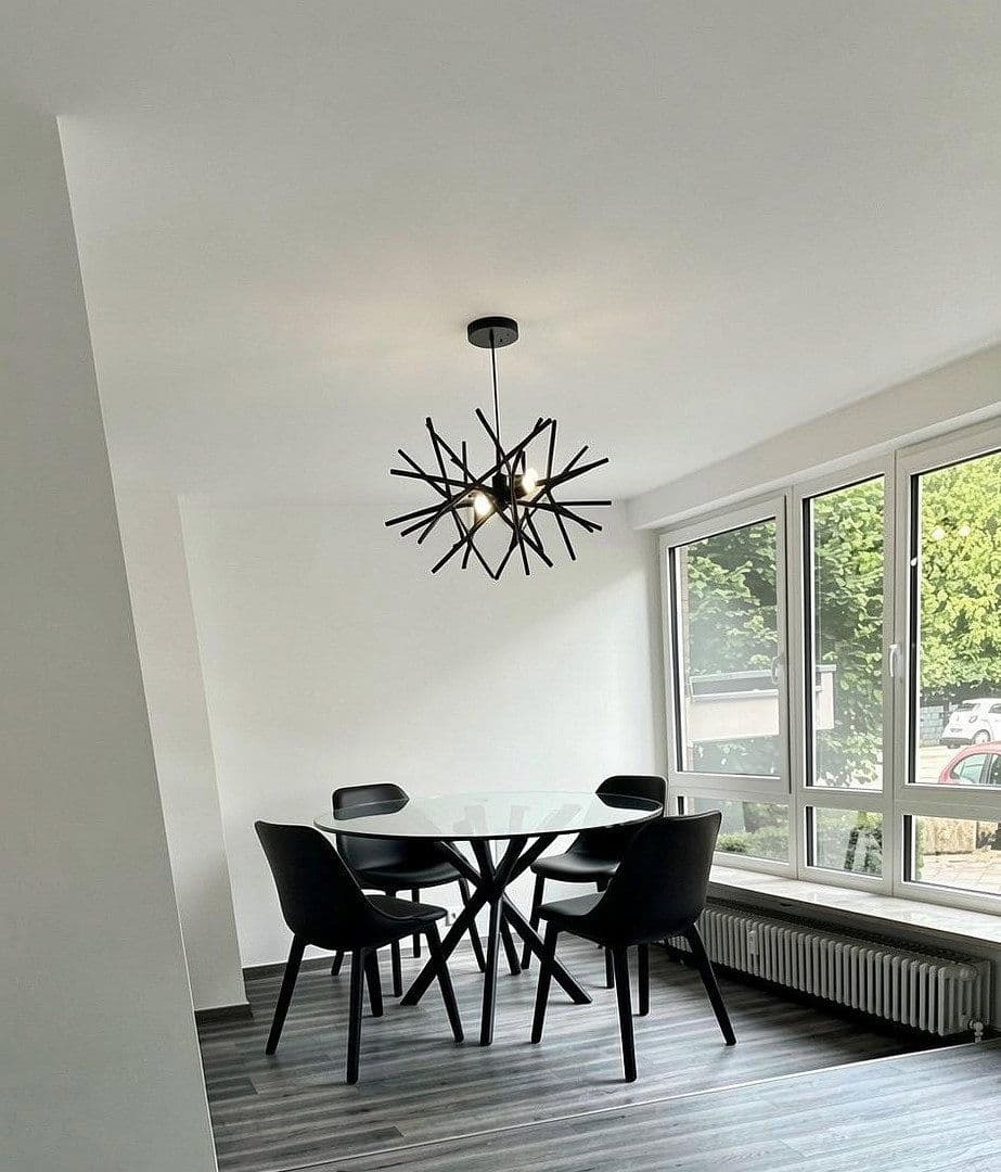 Pronájem bytu 2+1 110 m², Düsseldorf, Severní Porýní-Vestfálsko Pronájem bytu 2+1 110 m², Düsseldorf, Severní Porýní-Vestfálsko