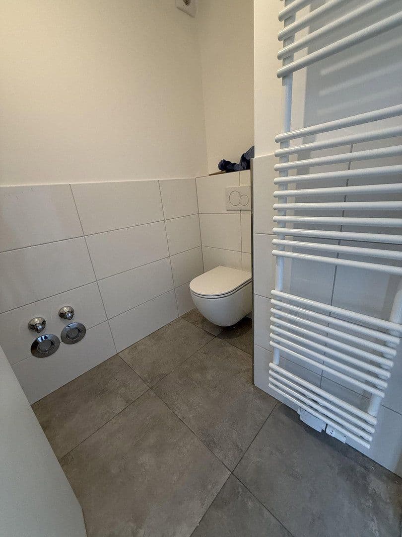 Pronájem bytu 2+1 110 m², Düsseldorf, Severní Porýní-Vestfálsko Pronájem bytu 2+1 110 m², Düsseldorf, Severní Porýní-Vestfálsko