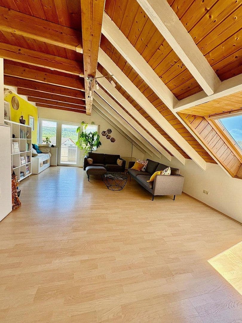 Pronájem bytu 2+1 80 m², Eberstadt, Bádensko-Württembersko Pronájem bytu 2+1 80 m², Eberstadt, Bádensko-Württembersko