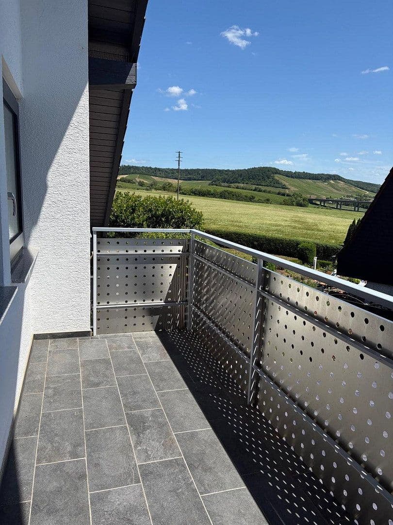Pronájem bytu 2+1 80 m², Eberstadt, Bádensko-Württembersko Pronájem bytu 2+1 80 m², Eberstadt, Bádensko-Württembersko