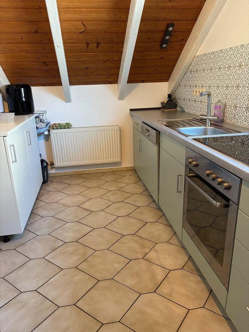 Pronájem bytu 2+1 80 m², Eberstadt, Bádensko-Württembersko Pronájem bytu 2+1 80 m², Eberstadt, Bádensko-Württembersko