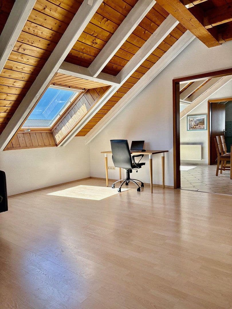 Pronájem bytu 2+1 80 m², Eberstadt, Bádensko-Württembersko Pronájem bytu 2+1 80 m², Eberstadt, Bádensko-Württembersko