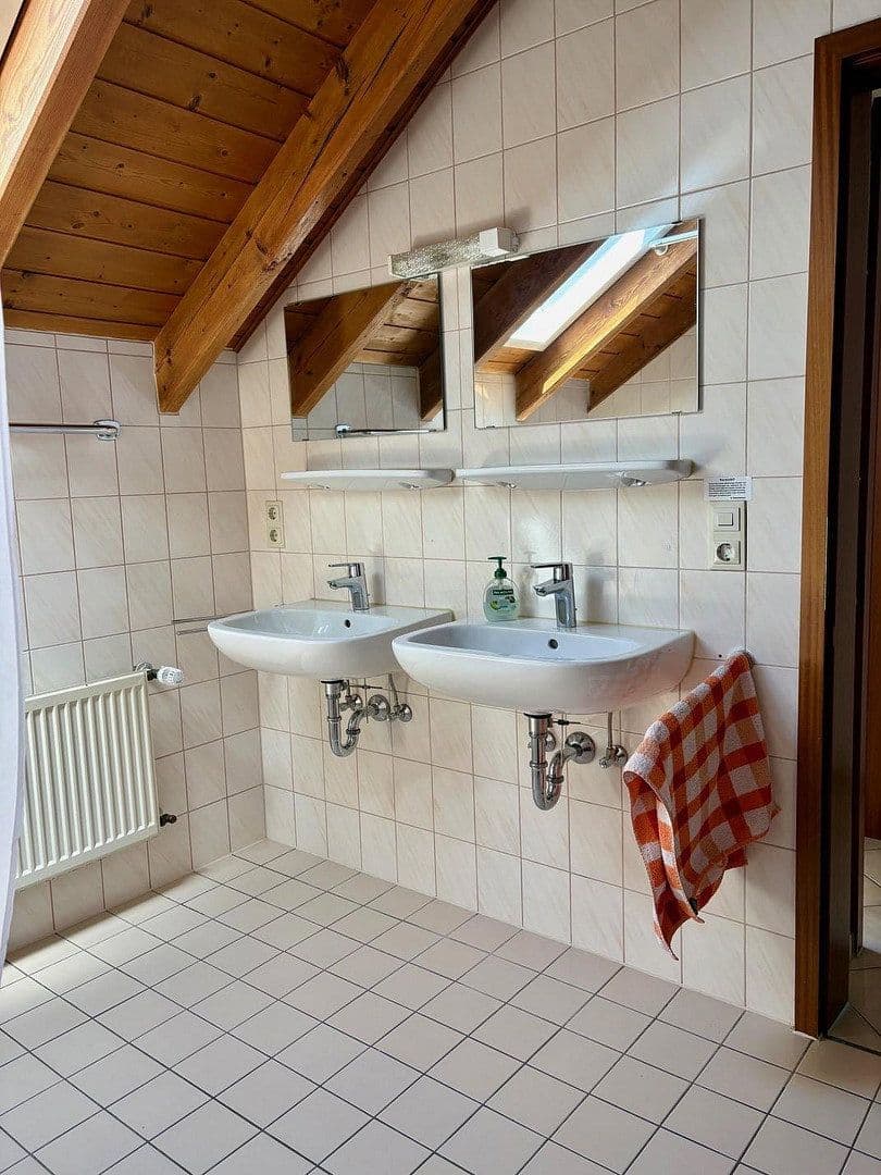 Pronájem bytu 2+1 80 m², Eberstadt, Bádensko-Württembersko Pronájem bytu 2+1 80 m², Eberstadt, Bádensko-Württembersko