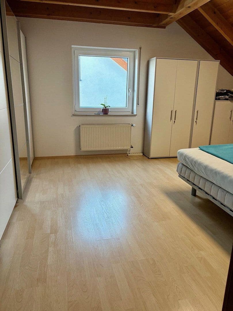 Pronájem bytu 2+1 80 m², Eberstadt, Bádensko-Württembersko Pronájem bytu 2+1 80 m², Eberstadt, Bádensko-Württembersko