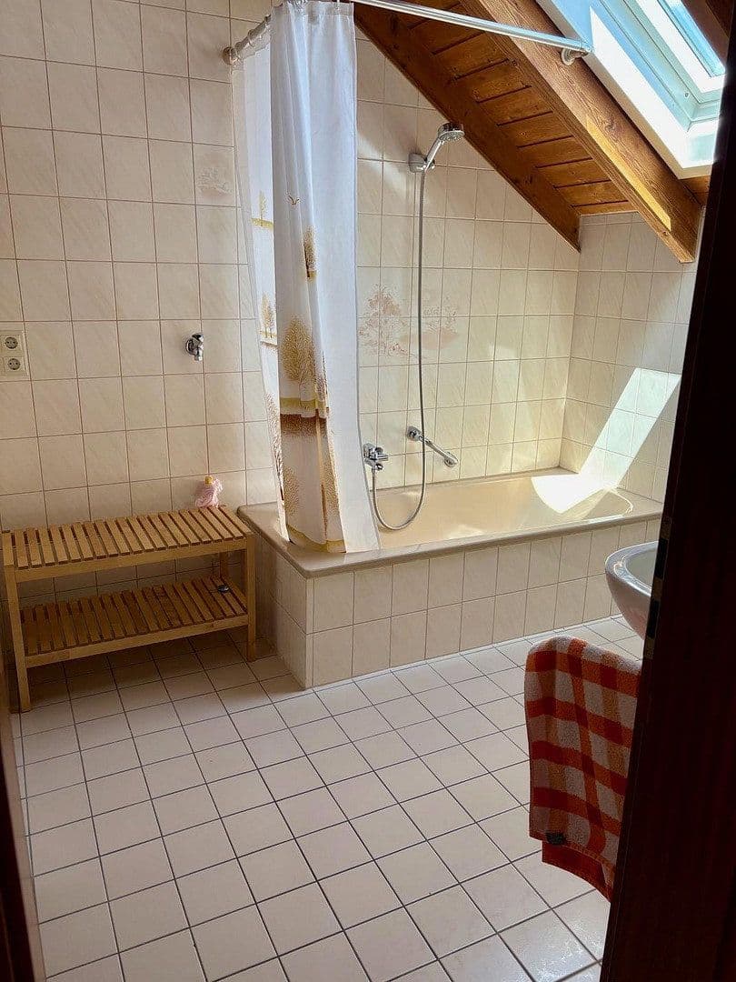 Pronájem bytu 2+1 80 m², Eberstadt, Bádensko-Württembersko Pronájem bytu 2+1 80 m², Eberstadt, Bádensko-Württembersko