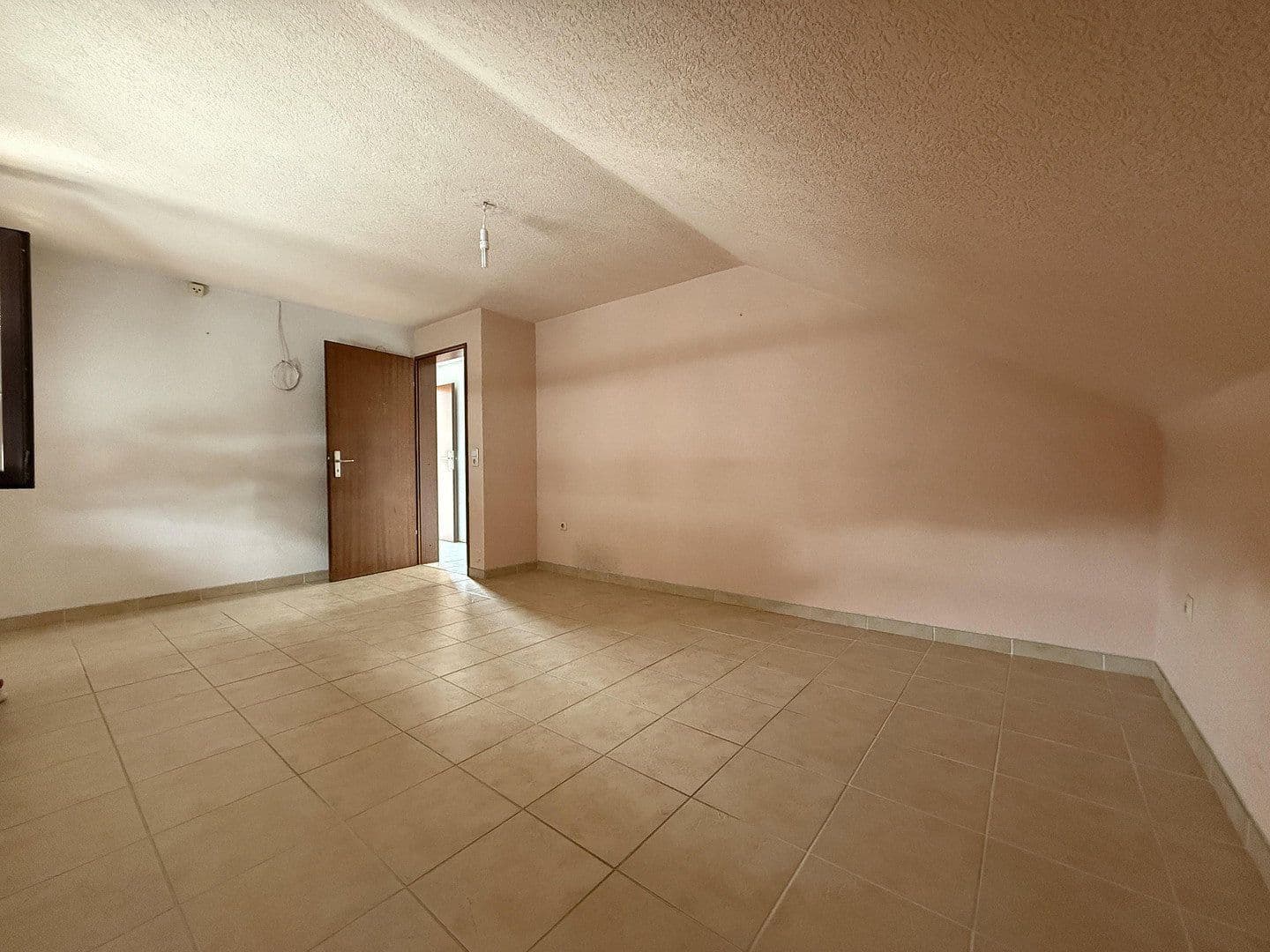 Prodej domu 250 m², pozemek 615 m², Rosenstraße 2, Schefflenz, Bádensko-Württembersko Prodej domu 250 m², pozemek 615 m², Rosenstraße 2, Schefflenz, Bádensko-Württembersko