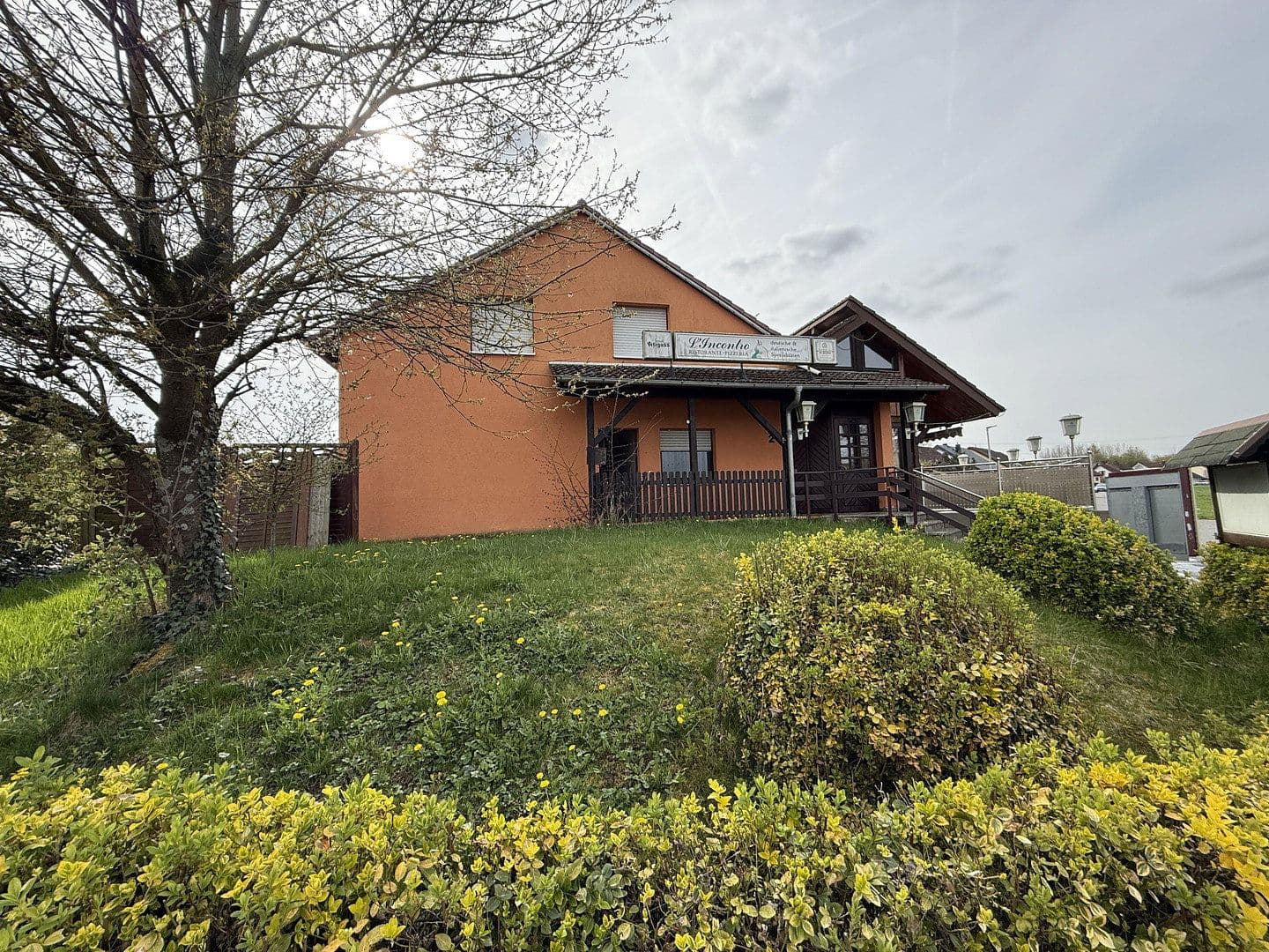Prodej domu 250 m², pozemek 615 m², Rosenstraße 2, Schefflenz, Bádensko-Württembersko Prodej domu 250 m², pozemek 615 m², Rosenstraße 2, Schefflenz, Bádensko-Württembersko