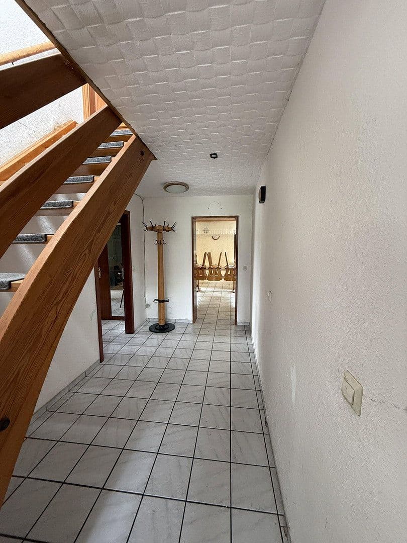 Prodej domu 250 m², pozemek 615 m², Rosenstraße 2, Schefflenz, Bádensko-Württembersko Prodej domu 250 m², pozemek 615 m², Rosenstraße 2, Schefflenz, Bádensko-Württembersko