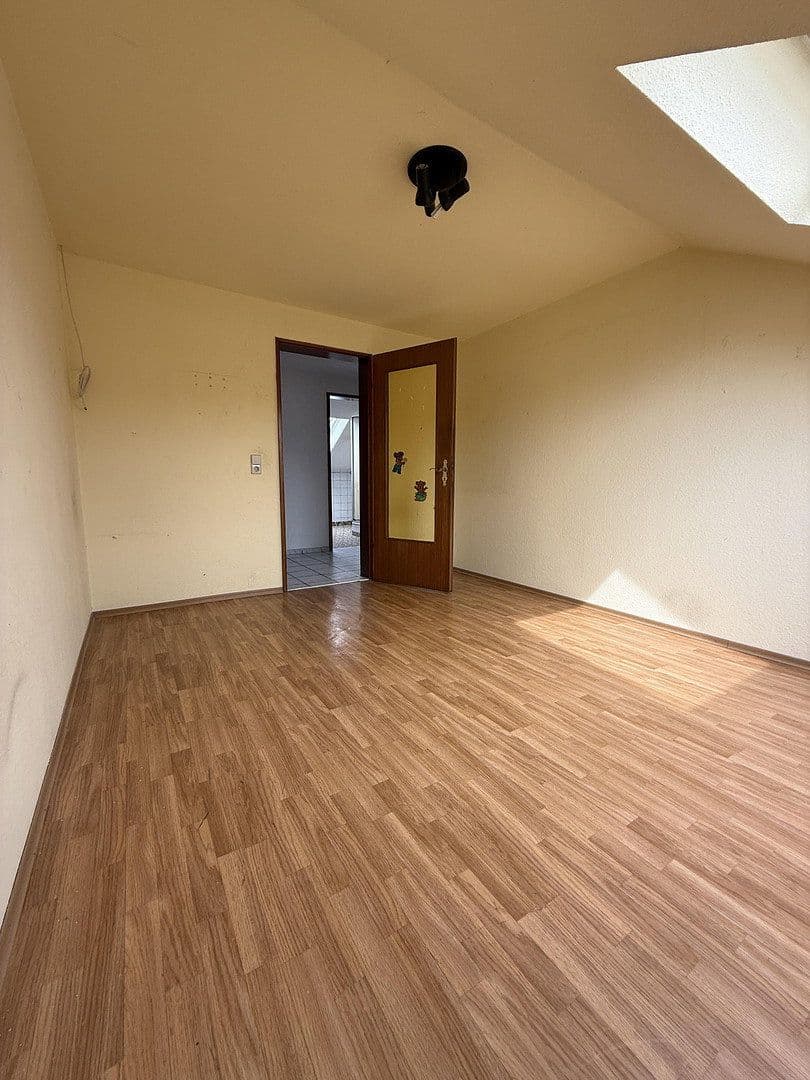 Prodej domu 250 m², pozemek 615 m², Rosenstraße 2, Schefflenz, Bádensko-Württembersko Prodej domu 250 m², pozemek 615 m², Rosenstraße 2, Schefflenz, Bádensko-Württembersko