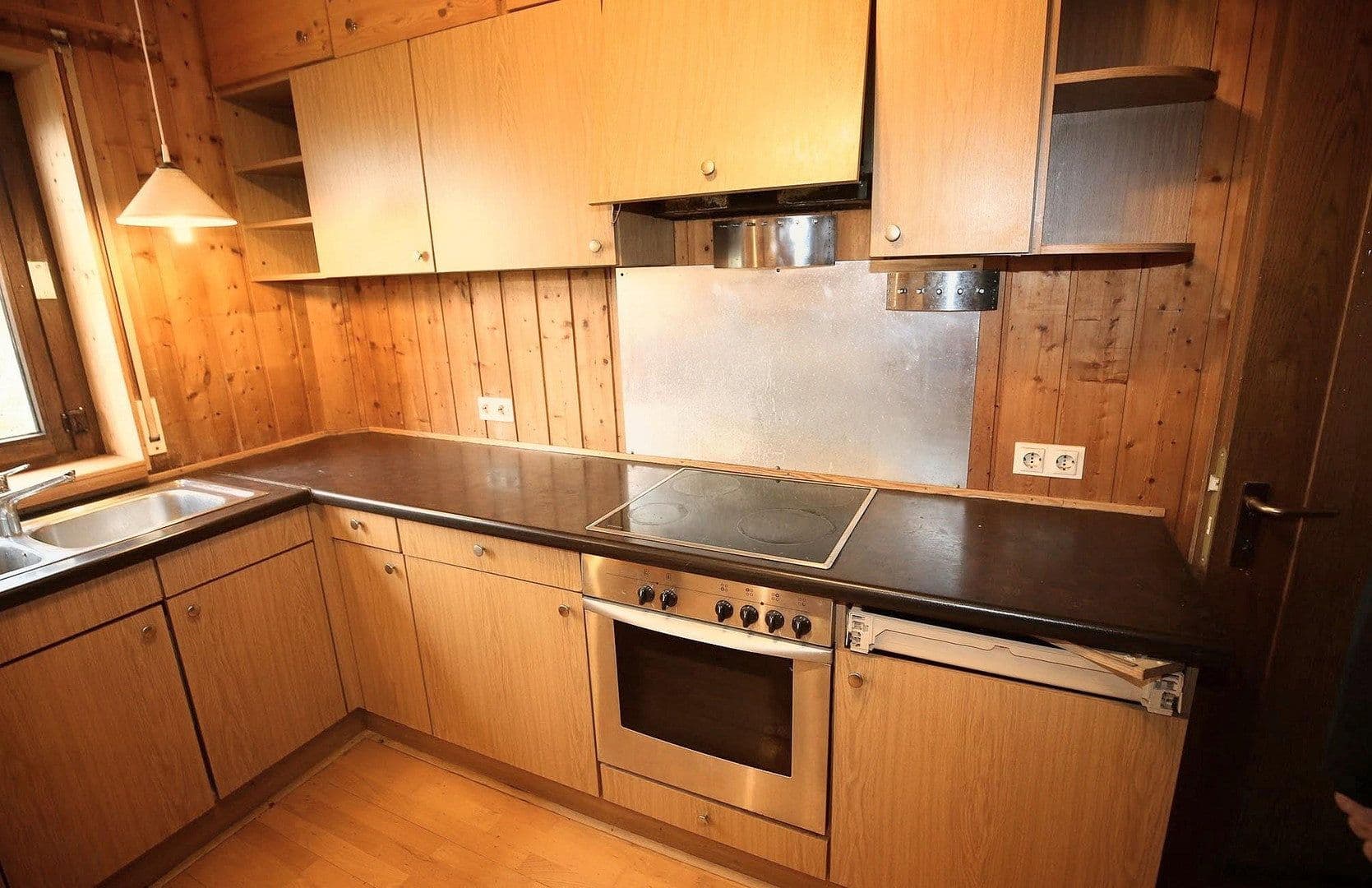 Prodej domu 235 m², pozemek 577 m², Reutlingen, Bádensko-Württembersko Prodej domu 235 m², pozemek 577 m², Reutlingen, Bádensko-Württembersko