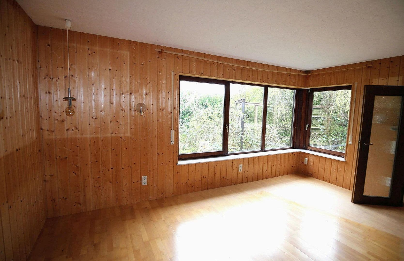 Prodej domu 235 m², pozemek 577 m², Reutlingen, Bádensko-Württembersko Prodej domu 235 m², pozemek 577 m², Reutlingen, Bádensko-Württembersko