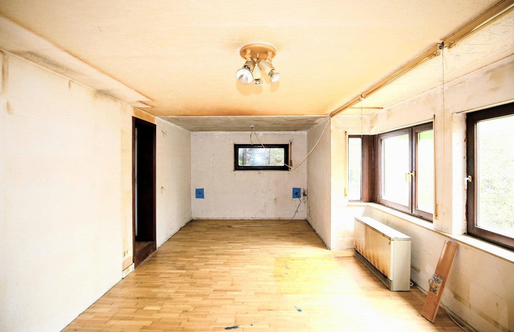Prodej domu 235 m², pozemek 577 m², Reutlingen, Bádensko-Württembersko Prodej domu 235 m², pozemek 577 m², Reutlingen, Bádensko-Württembersko