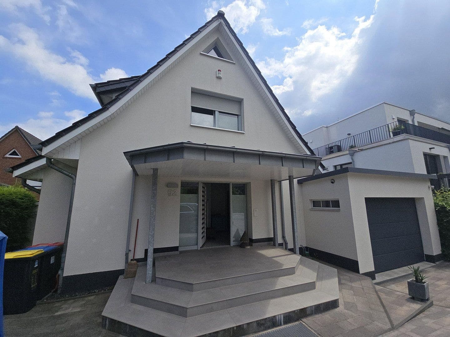 Prodej domu 250 m², pozemek 1.096 m², Berner Straße 52, Hamburg, Hamburg Prodej domu 250 m², pozemek 1.096 m², Berner Straße 52, Hamburg, Hamburg