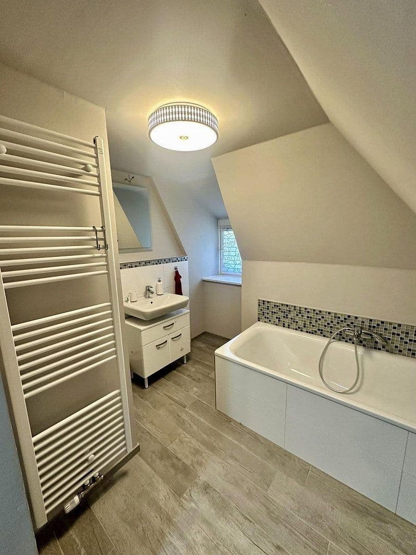 Prodej domu 169 m², pozemek 4.300 m², Vohrbek 2, Giekau, Šlesvicko-Holštýnsko Prodej domu 169 m², pozemek 4.300 m², Vohrbek 2, Giekau, Šlesvicko-Holštýnsko