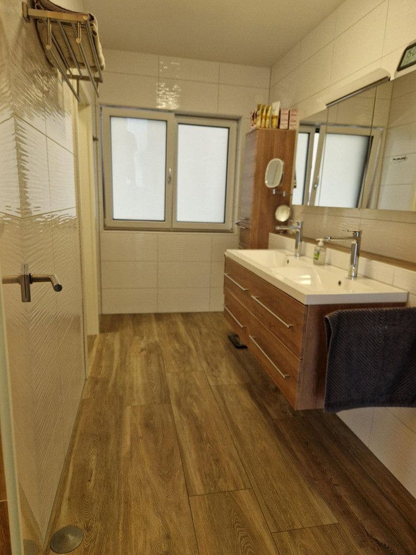 Prodej domu 186 m², pozemek 1.534 m², Sonnenleite 2, Gerach, Bavorsko Prodej domu 186 m², pozemek 1.534 m², Sonnenleite 2, Gerach, Bavorsko