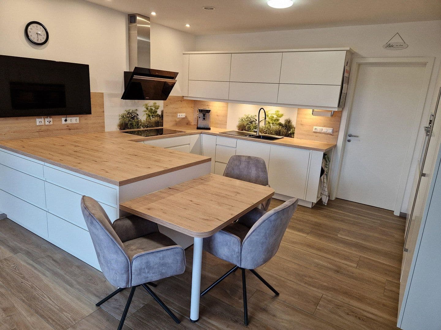 Prodej domu 186 m², pozemek 1.534 m², Sonnenleite 2, Gerach, Bavorsko Prodej domu 186 m², pozemek 1.534 m², Sonnenleite 2, Gerach, Bavorsko