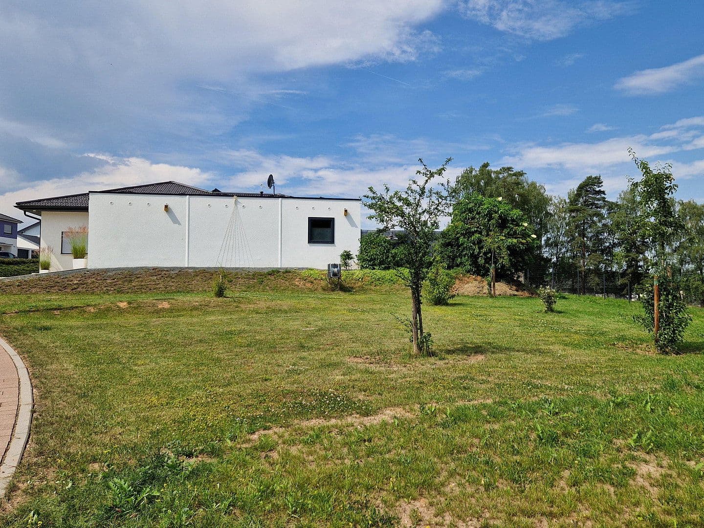Prodej domu 186 m², pozemek 1.534 m², Sonnenleite 2, Gerach, Bavorsko Prodej domu 186 m², pozemek 1.534 m², Sonnenleite 2, Gerach, Bavorsko