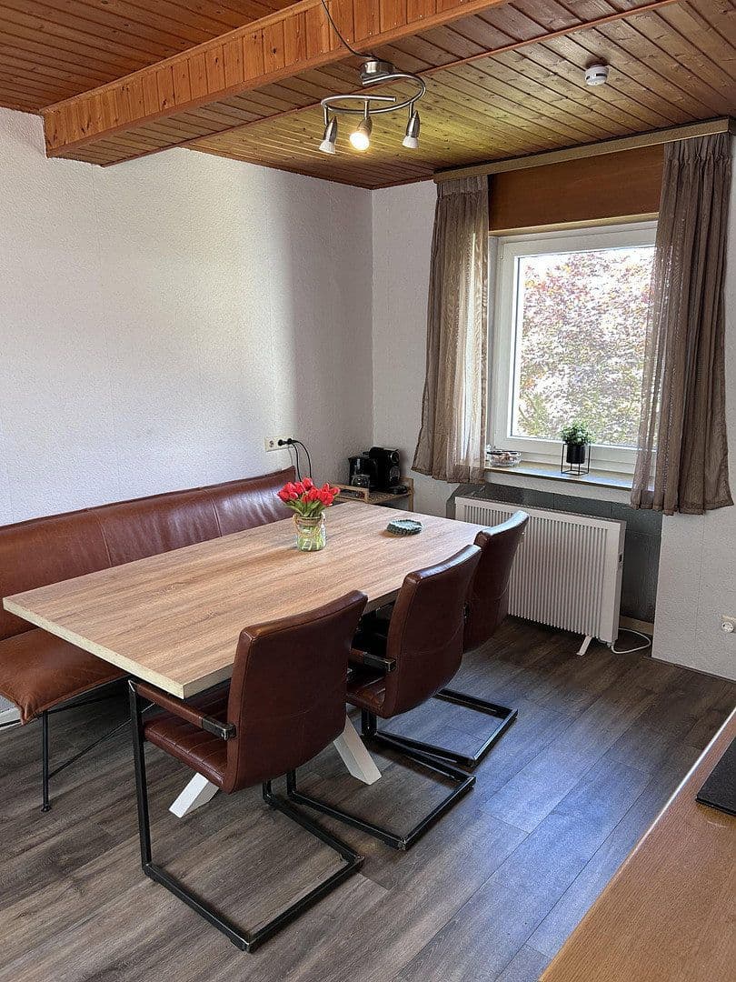 Prodej bytu 6+1 133 m², Zellerstrasse 70, Senheim, Porýní-Falc Prodej bytu 6+1 133 m², Zellerstrasse 70, Senheim, Porýní-Falc