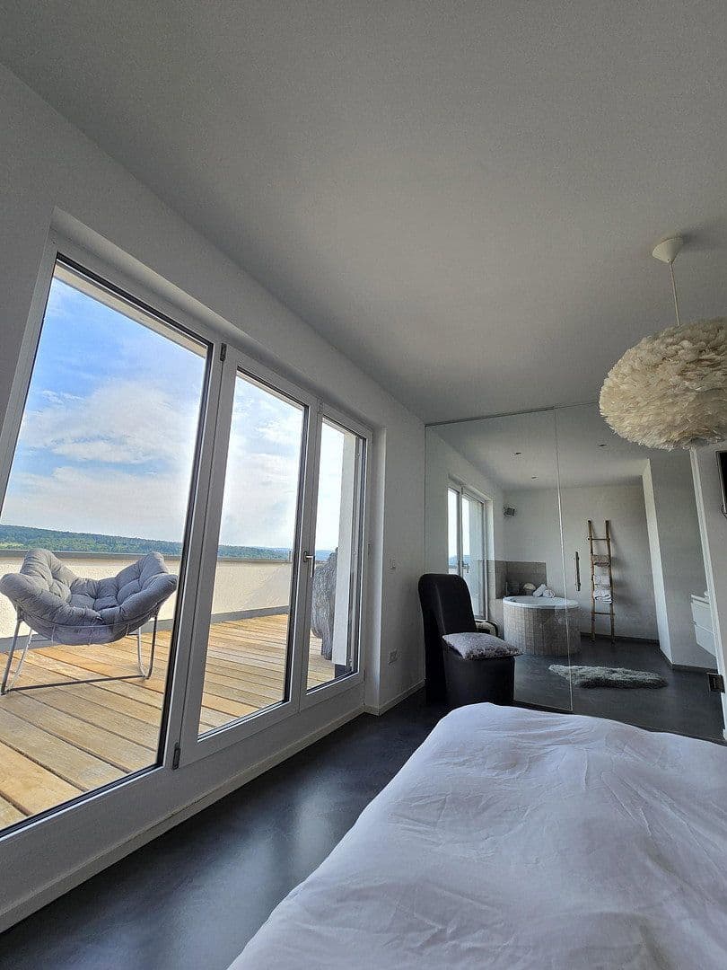 Prodej domu 170 m², pozemek 468 m², Niefern-Öschelbronn, Bádensko-Württembersko Prodej domu 170 m², pozemek 468 m², Niefern-Öschelbronn, Bádensko-Württembersko