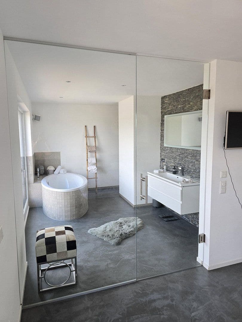 Prodej domu 170 m², pozemek 468 m², Niefern-Öschelbronn, Bádensko-Württembersko Prodej domu 170 m², pozemek 468 m², Niefern-Öschelbronn, Bádensko-Württembersko