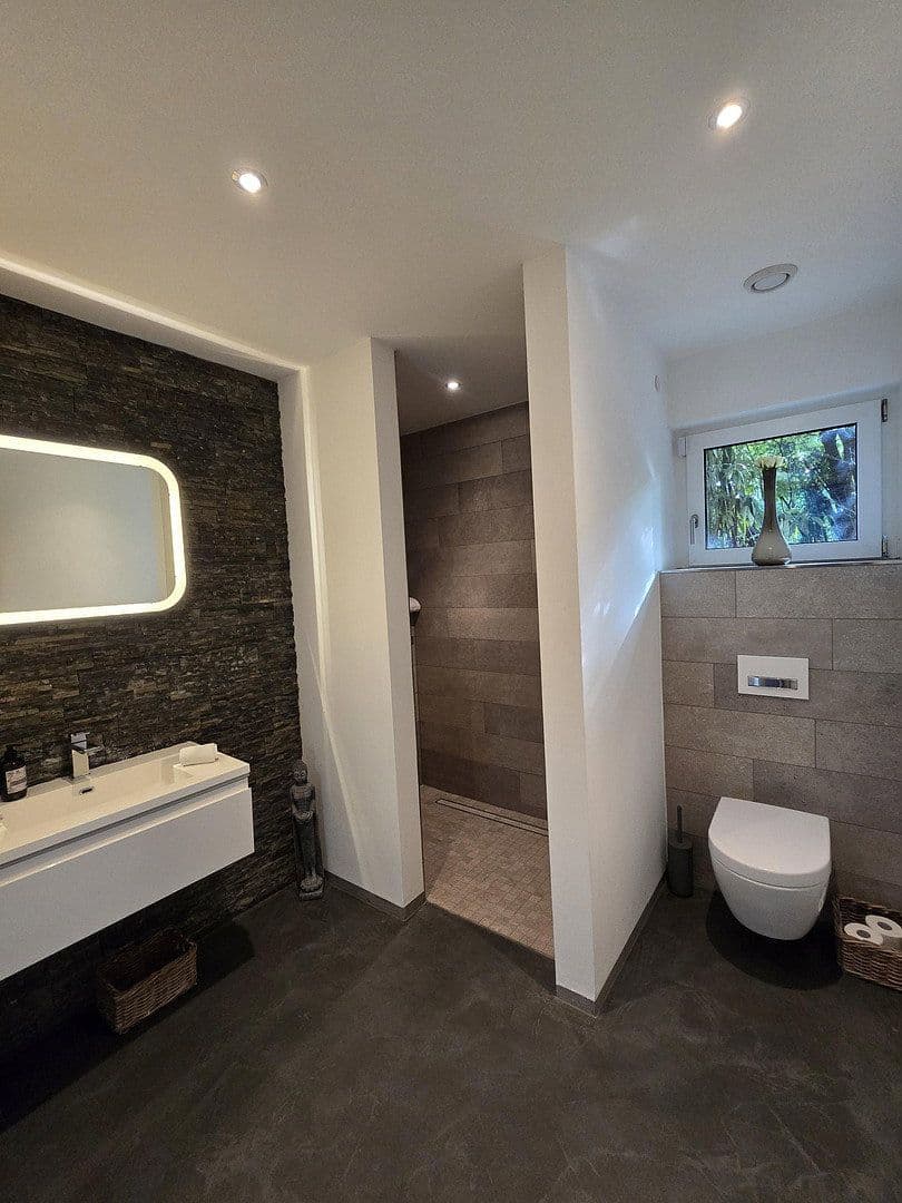 Prodej domu 170 m², pozemek 468 m², Niefern-Öschelbronn, Bádensko-Württembersko Prodej domu 170 m², pozemek 468 m², Niefern-Öschelbronn, Bádensko-Württembersko