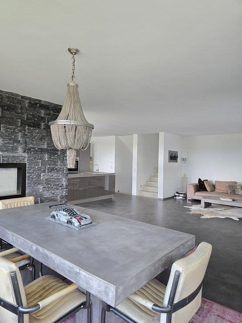 Prodej domu 170 m², pozemek 468 m², Niefern-Öschelbronn, Bádensko-Württembersko Prodej domu 170 m², pozemek 468 m², Niefern-Öschelbronn, Bádensko-Württembersko