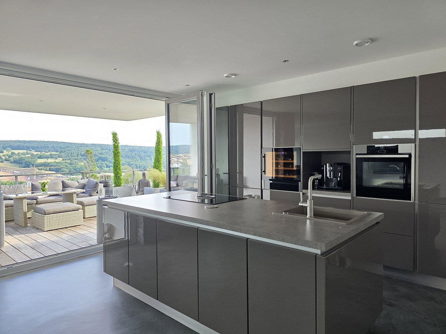 Prodej domu 170 m², pozemek 468 m², Niefern-Öschelbronn, Bádensko-Württembersko Prodej domu 170 m², pozemek 468 m², Niefern-Öschelbronn, Bádensko-Württembersko