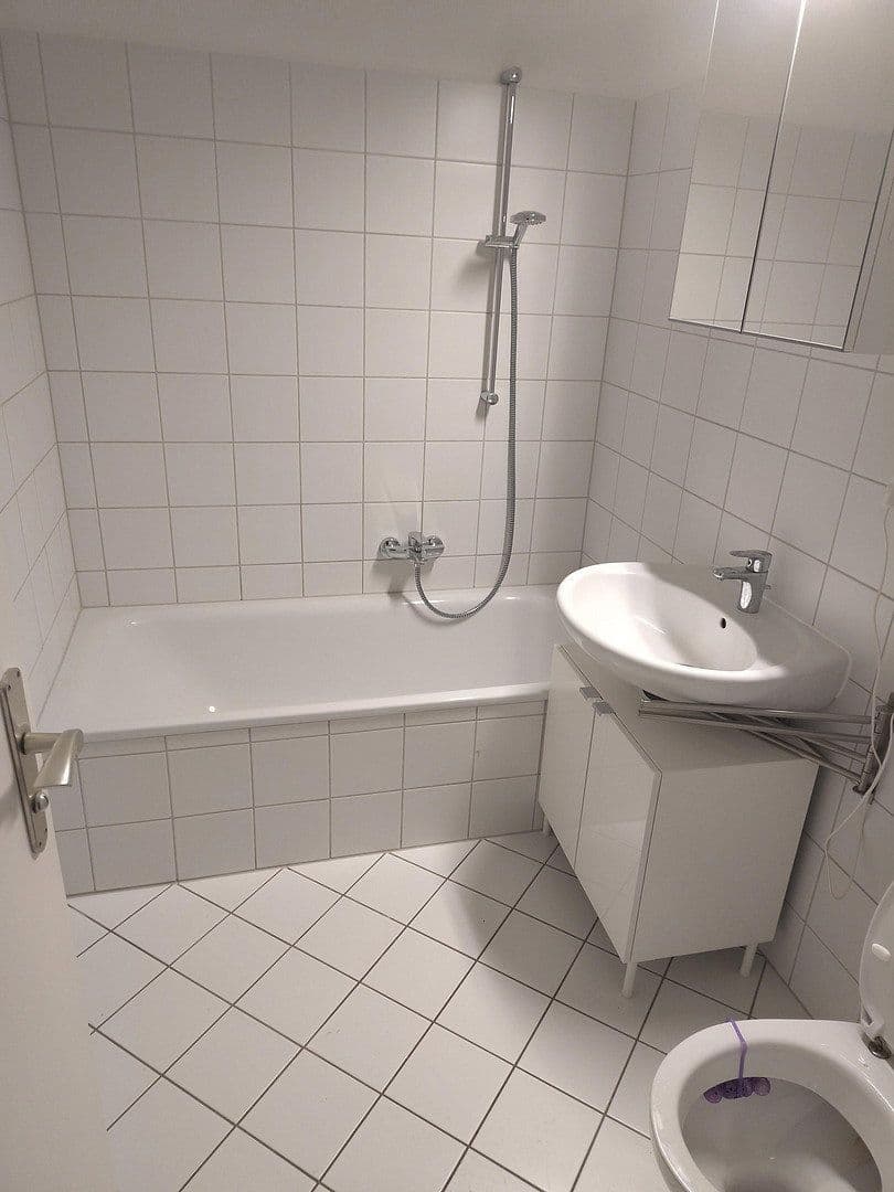 Pronájem bytu 1+1 33 m², Hohenaschauerstr. 10, München, Bavorsko Pronájem bytu 1+1 33 m², Hohenaschauerstr. 10, München, Bavorsko