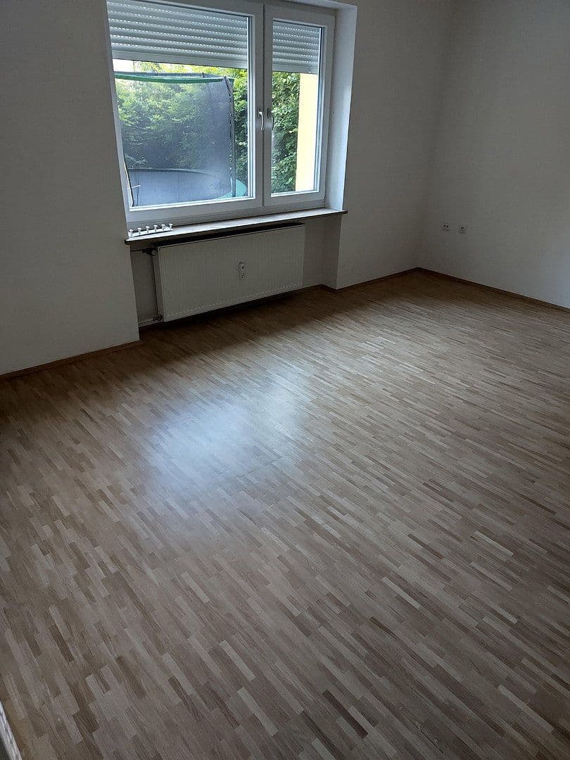 Pronájem bytu 1+1 33 m², Hohenaschauerstr. 10, München, Bavorsko Pronájem bytu 1+1 33 m², Hohenaschauerstr. 10, München, Bavorsko