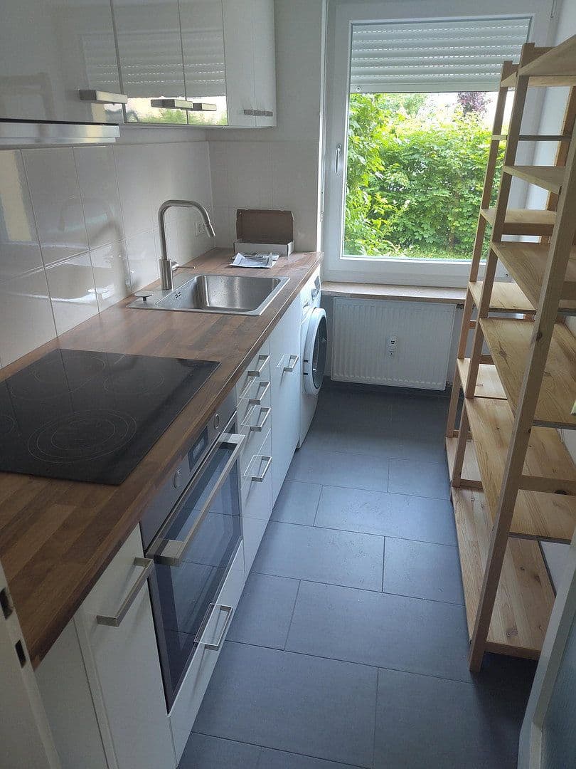 Pronájem bytu 1+1 33 m², Hohenaschauerstr. 10, München, Bavorsko Pronájem bytu 1+1 33 m², Hohenaschauerstr. 10, München, Bavorsko