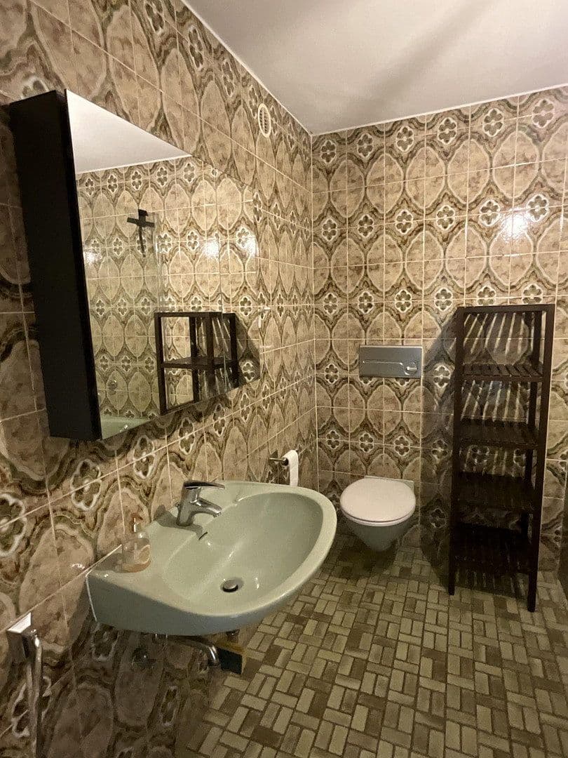 Pronájem bytu 3+1 85 m², Köln, Severní Porýní-Vestfálsko Pronájem bytu 3+1 85 m², Köln, Severní Porýní-Vestfálsko