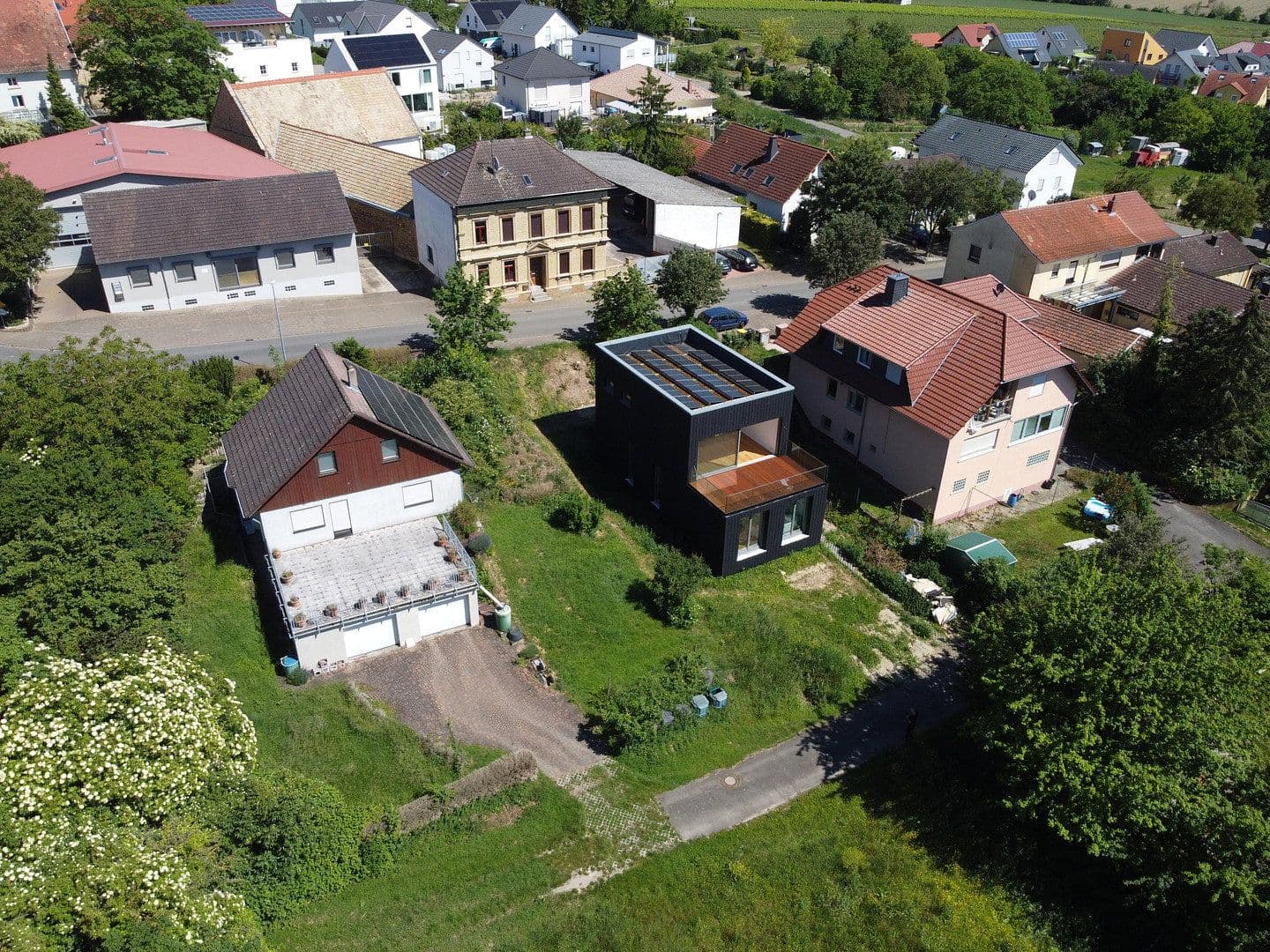 Prodej domu 136 m², pozemek 417 m², Gau-Weinheimer-Straße 3, Wolfsheim, Porýní-Falc Prodej domu 136 m², pozemek 417 m², Gau-Weinheimer-Straße 3, Wolfsheim, Porýní-Falc