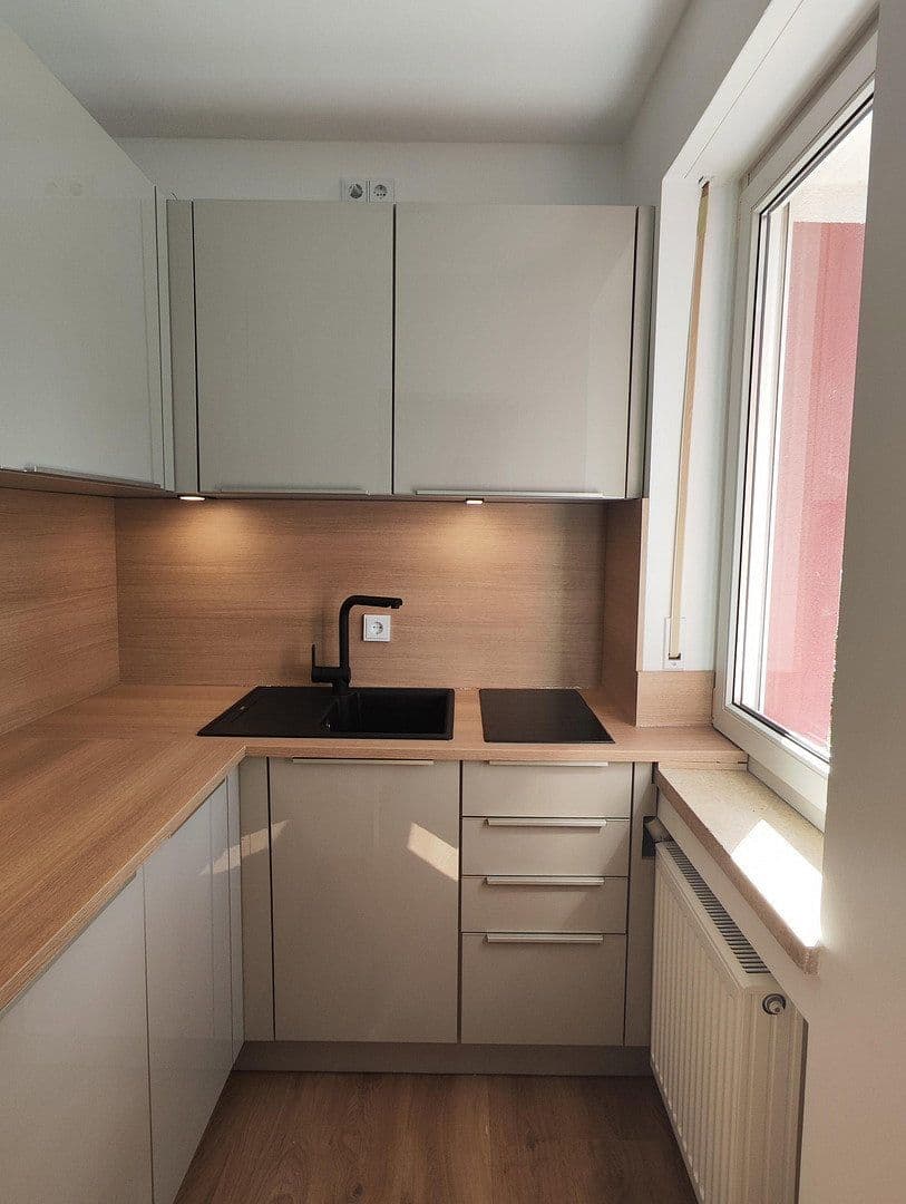 Pronájem bytu 1+1 27 m², Wernerwerkstraße 3, Regensburg, Bavorsko Pronájem bytu 1+1 27 m², Wernerwerkstraße 3, Regensburg, Bavorsko
