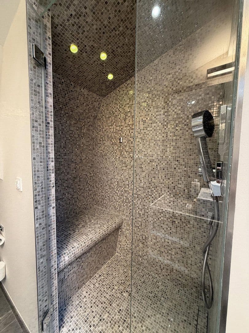 Prodej bytu 5+kk 252 m², Berlin, Berlín Prodej bytu 5+kk 252 m², Berlin, Berlín