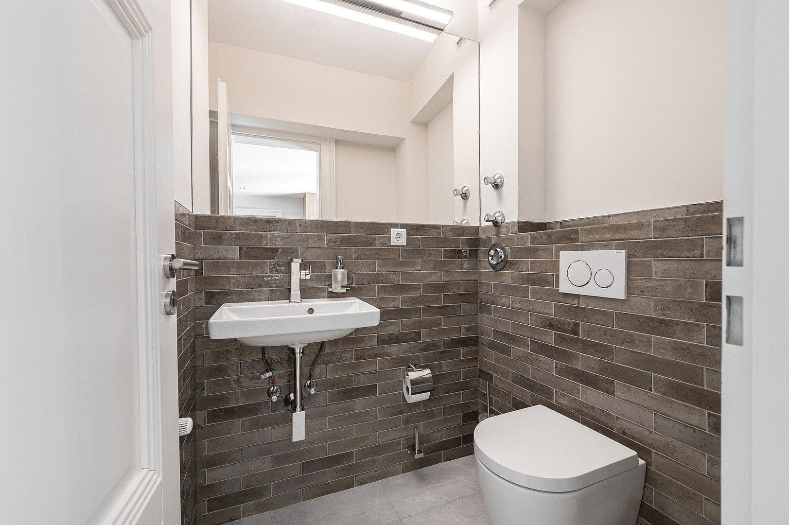 Prodej bytu 5+kk 252 m², Berlin, Berlín Prodej bytu 5+kk 252 m², Berlin, Berlín