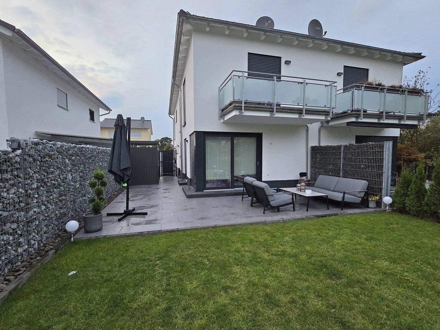 Pronájem domu 135 m², pozemek 350 m², Bergisch Gladbach, Severní Porýní-Vestfálsko Pronájem domu 135 m², pozemek 350 m², Bergisch Gladbach, Severní Porýní-Vestfálsko