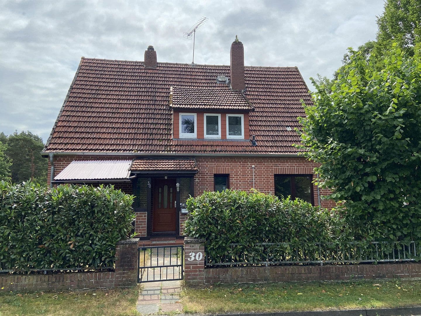 Prodej domu 140 m², pozemek 310 m², Große Fuhren 30, Kirchlinteln, Dolní Sasko Prodej domu 140 m², pozemek 310 m², Große Fuhren 30, Kirchlinteln, Dolní Sasko